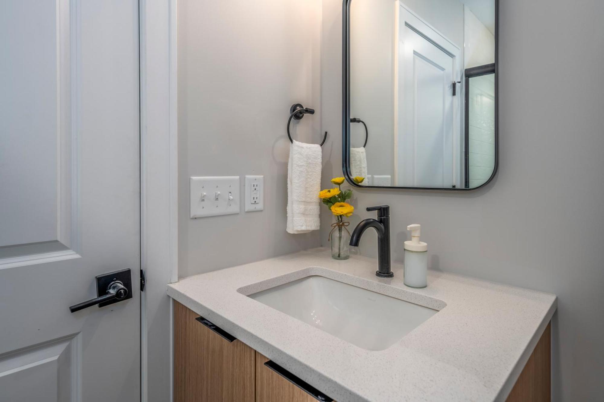 Prime Otr, 3 Lux Queen Beds, Two 55In Tvs, Steps To Tql, Findlay Market, Light Rail, Fast Wifi Cincinnati Dış mekan fotoğraf