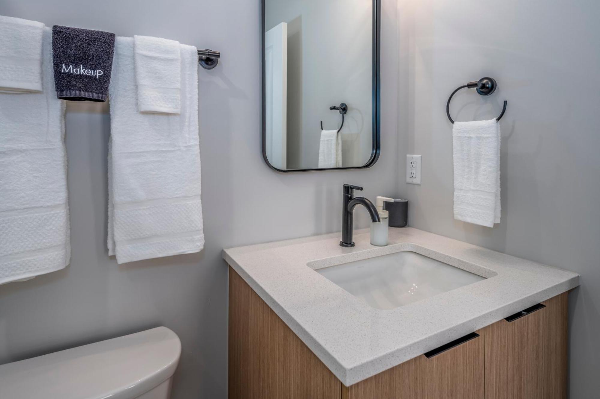 Prime Otr, 3 Lux Queen Beds, Two 55In Tvs, Steps To Tql, Findlay Market, Light Rail, Fast Wifi Cincinnati Dış mekan fotoğraf